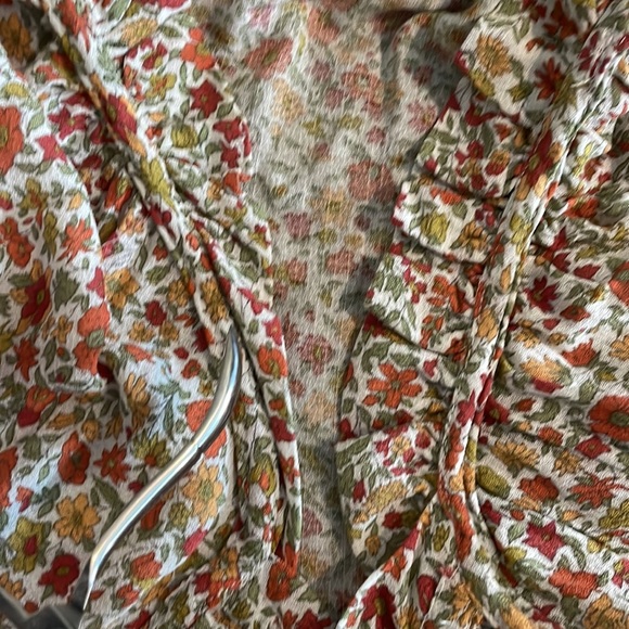 2/$30 Cynthia Rowley Floral Peasant Top Size Large - Picture 16 of 16